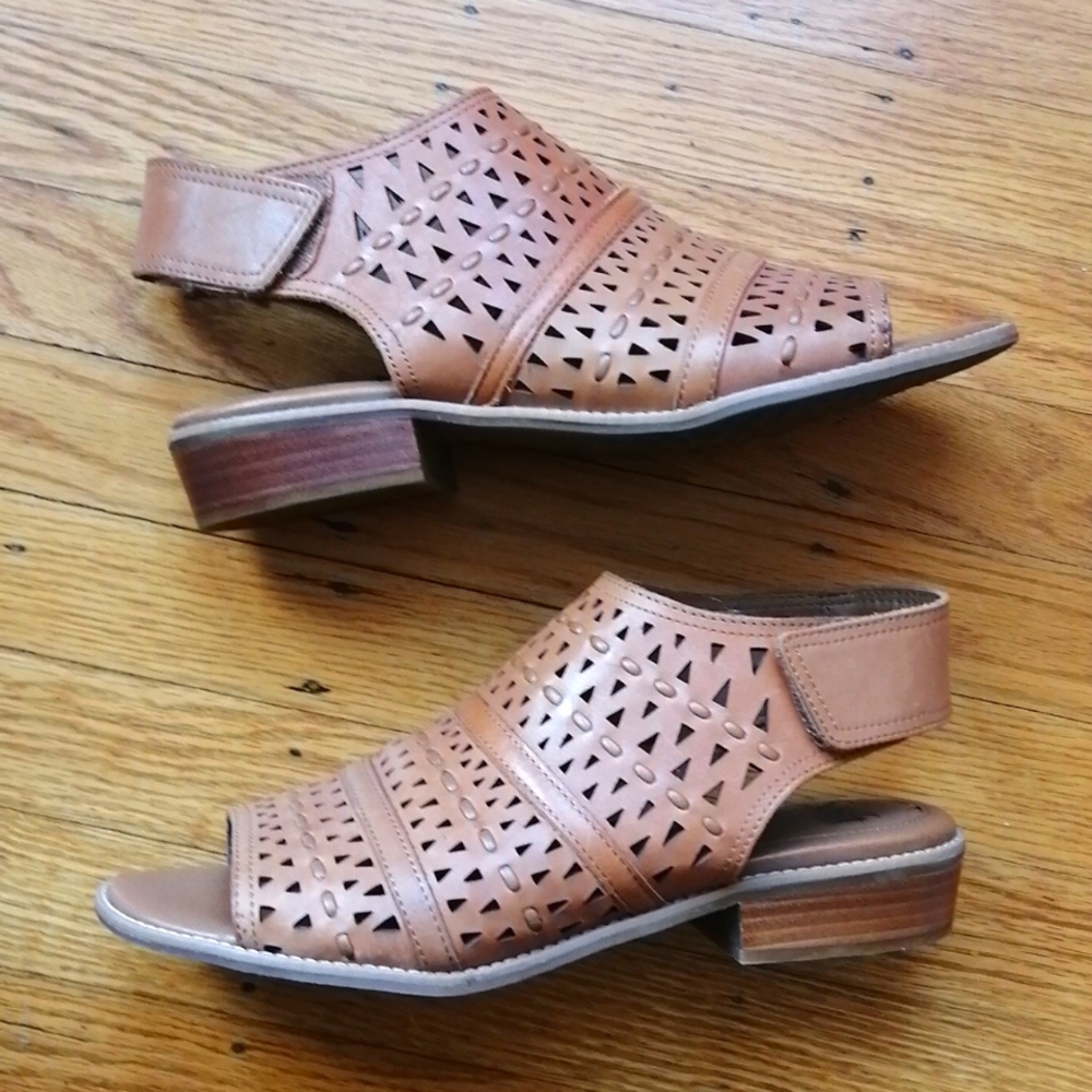 Sofft Natalee Perforated Tan Brown Leather Peep Toe Sandals Size 10 Women's